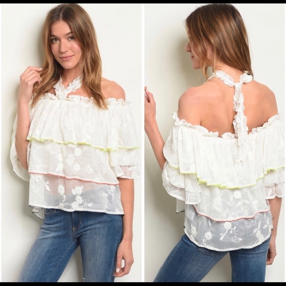 Lace detail halter blouse - Picture 2 of 4